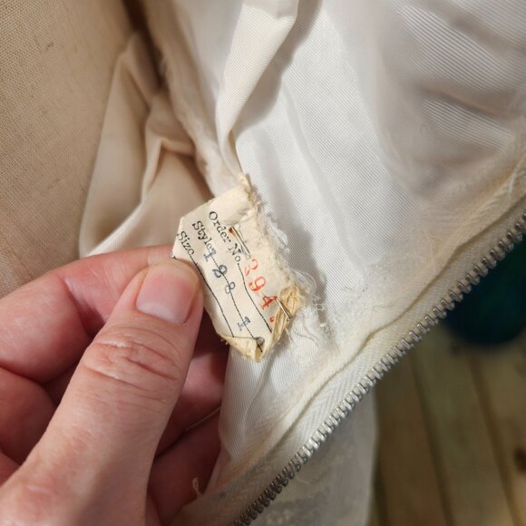 Vintage 1950s Fan Lace Wedding Gown with Beaded Illusion Neckline - Picture 11 of 15